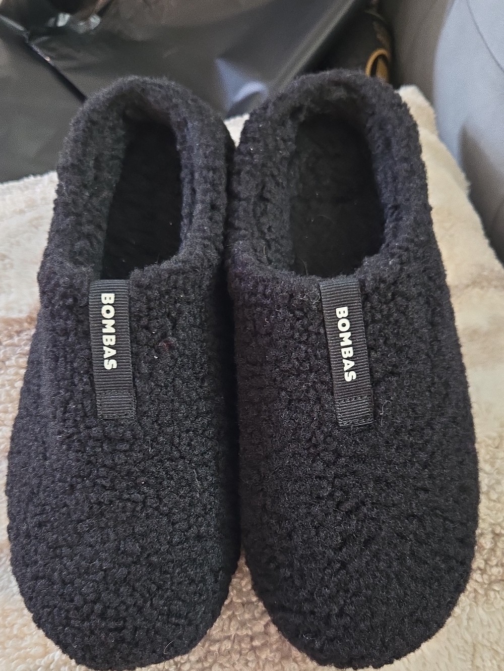 BOMBAS Sunday Slipper Black Slippers Like New
